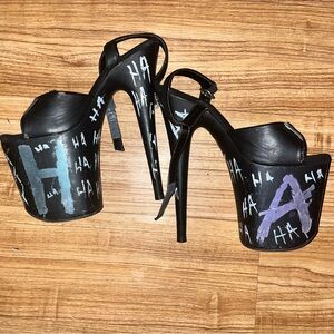 Heavy used pleaser shoes sz8